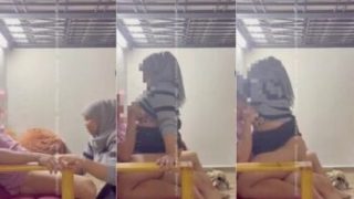 Ewrwna Kakak Jilbab Butuh Pertolongan Ajak Ngecas